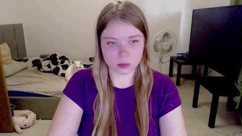 Jennyblonde and Emmabrunette online show from October 12, 12:48 pm