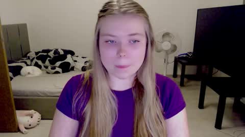 Jennyblonde and Emmabrunette online show from November 9, 2:37 pm