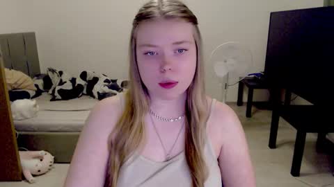 Jennyblonde and Emmabrunette online show from November 20, 2:28 pm