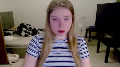 Jennyblonde and Emmabrunette online show from November 21, 2:38 pm