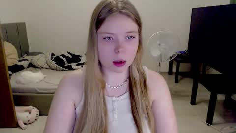 Jennyblonde and Emmabrunette online show from November 25, 4:07 pm
