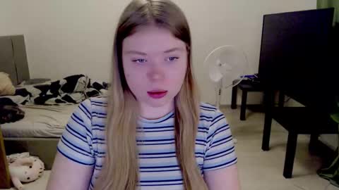 Jennyblonde and Emmabrunette online show from December 20, 12:12 pm