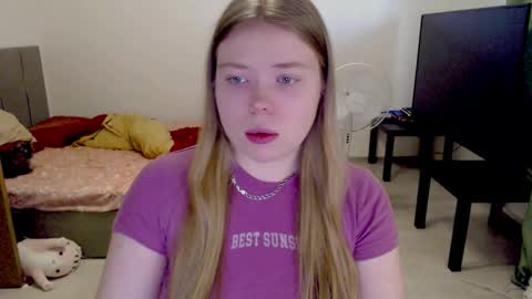 Jennyblonde and Emmabrunette online show from January 10, 10:39 am