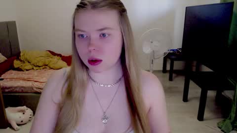 Jennyblonde and Emmabrunette online show from January 14, 10:10 am