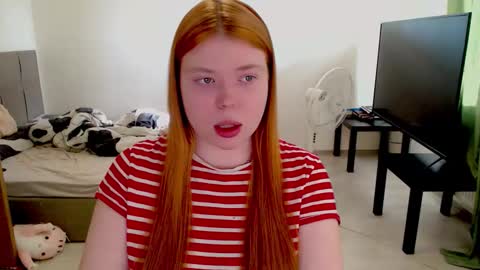 Jennyblonde and Emmabrunette online show from March 4, 10:21 am