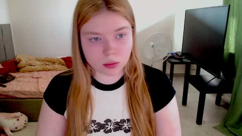 Jennyblonde and Emmabrunette online show from March 29, 11:43 am