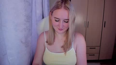 kitten_sun online show from November 8, 3:07 am