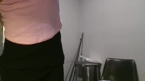 Snapshot of kittencrown chatting on March 23, 4:11 pm bambi online show from March 23, 4:11 pm