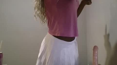 Snapshot of kittencrown chatting on March 30, 6:25 am bambi online show from March 30, 6:25 am