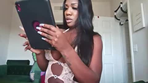 kittenleexo online show from February 12, 6:36 pm