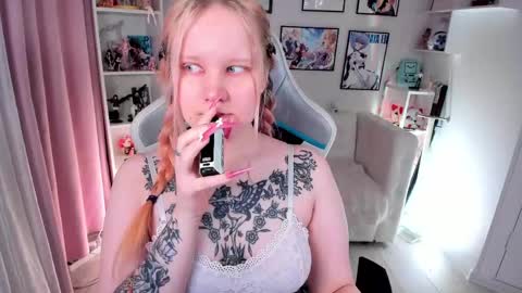 kittenxoann online show from April 22, 5:36 pm