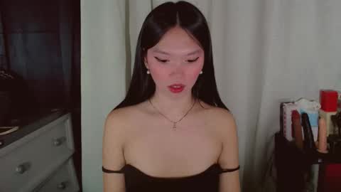 Snapshot of kitteylovesyou chatting on June 3, 10:48 pm KITTY online show from June 3, 10:48 pm