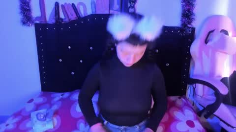 Snapshot of kitty__chs chatting on February 8, 1:36 pm kitty__chs online show from February 8, 1:36 pm