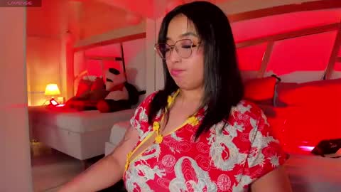 Kitty  online show from May 12, 7:49 am