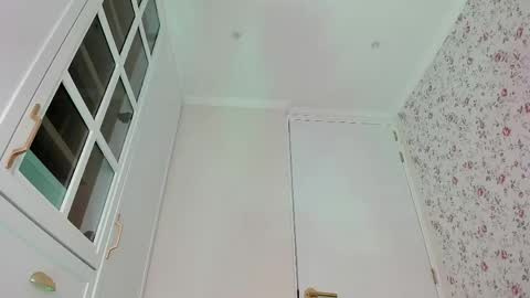 sophie online show from May 4, 6:04 pm