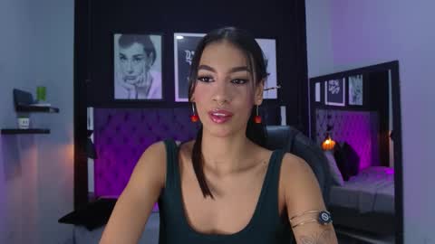 Snapshot of kitty_collins_ chatting on February 12, 12:00 pm Kitty online show from February 12, 12:00 pm