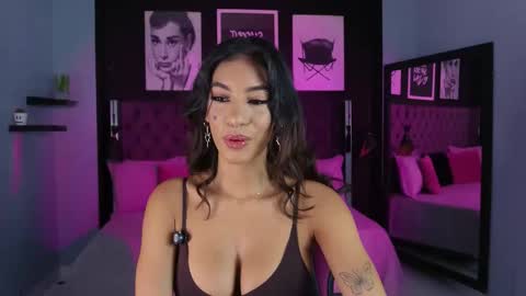 Snapshot of kitty_collins_ chatting on February 20, 11:43 am Kitty online show from February 20, 11:43 am