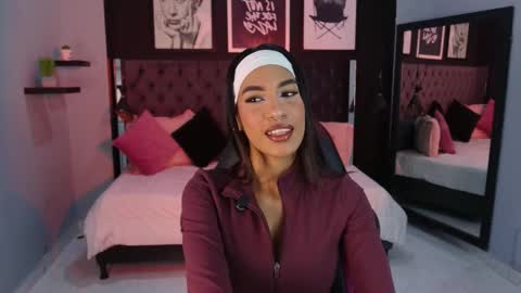 Snapshot of kitty_collins_ chatting on February 28, 11:44 am Kitty online show from February 28, 11:44 am