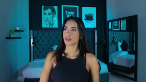 Snapshot of kitty_collins_ chatting on March 3, 11:49 am Kitty online show from March 3, 11:49 am