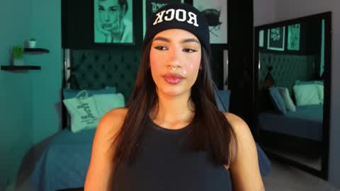 Snapshot of kitty_collins_ chatting on March 17, 11:46 am Kitty online show from March 17, 11:46 am