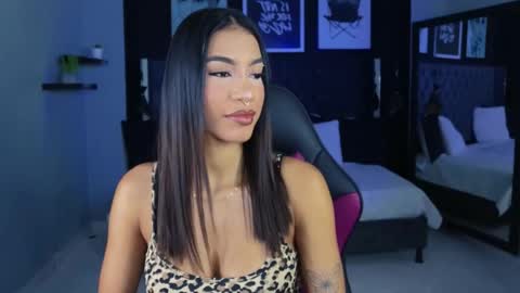 Snapshot of kitty_collins_ chatting on March 24, 11:59 am Kitty online show from March 24, 11:59 am