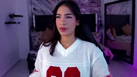 Snapshot of kitty_collins_ chatting on April 2, 11:41 am Kitty online show from April 2, 11:41 am