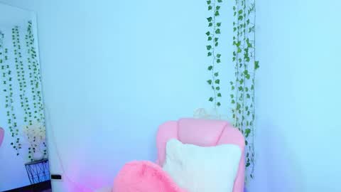 kitty_cut1ee_ online show from March 4, 7:58 am