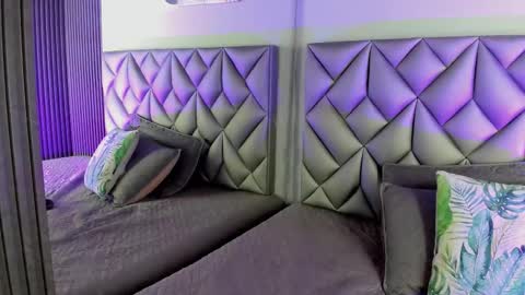   online show from March 27, 9:25 pm