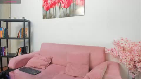 kitty_f00x online show from June 30, 7:37 pm