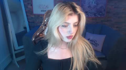 kitty_fox_b online show from January 8, 1:53 am