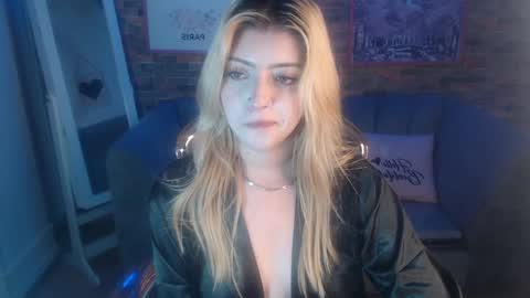 kitty_fox_b online show from January 8, 3:39 pm