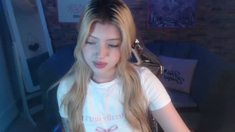 kitty_fox_b online show from January 10, 12:58 pm