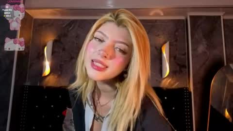 kitty_fox_b online show from May 16, 1:46 am