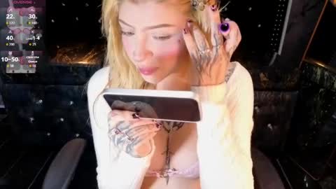 kitty_fox_b online show from May 16, 1:21 pm