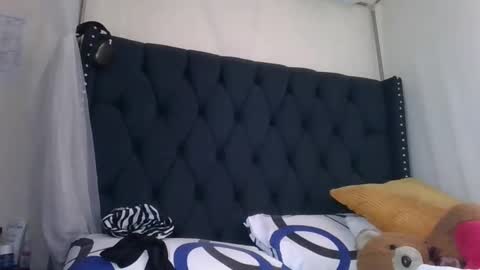 Snapshot of kitty_kerry chatting on April 15, 7:48 am kitty_kerry online show from April 15, 7:48 am