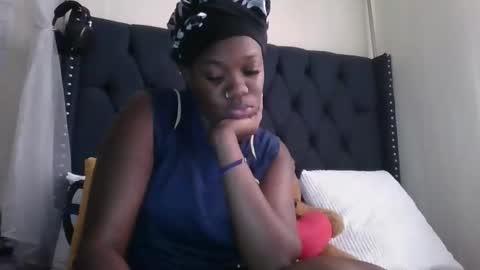 Snapshot of kitty_kerry chatting on April 25, 11:57 am kitty_kerry online show from April 25, 11:57 am