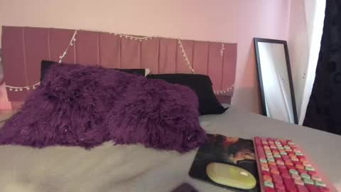 kitty_kryss online show from March 10, 4:23 pm