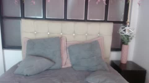 K I T T Y   online show from December 14, 8:46 pm