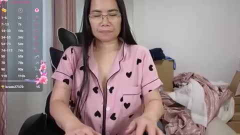 kittybabe0528 online show from May 13, 7:28 am