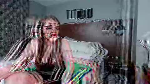 Snapshot of kittykat_1999 chatting on January 15, 3:54 am kittykat 1999 online show from January 15, 3:54 am