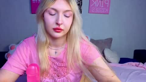 kittykendall online show from May 7, 4:45 pm