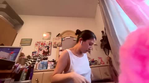 Snapshot of kittyluvx chatting on February 12, 8:50 pm kittyluvx online show from February 12, 8:50 pm