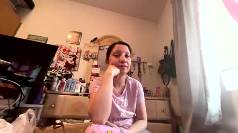Snapshot of kittyluvx chatting on February 15, 3:17 pm kittyluvx online show from February 15, 3:17 pm
