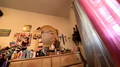 Snapshot of kittyluvx chatting on February 21, 3:21 pm kittyluvx online show from February 21, 3:21 pm
