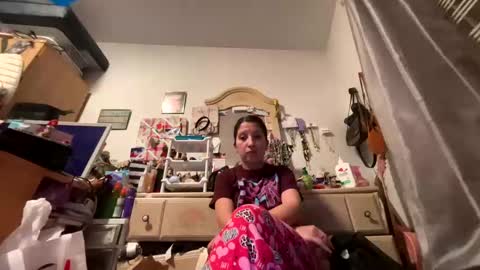 Snapshot of kittyluvx chatting on October 6, 2:31 am kittyluvx online show from October 6, 2:31 am