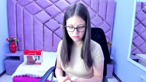 Sarah online show from May 21, 2:24 pm