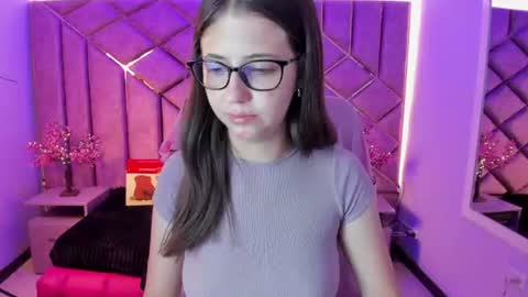 Sarah online show from June 24, 2:38 pm
