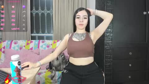 Snapshot of kittyqueen01 chatting on February 23, 3:35 am Tatiana Guerrero online show from February 23, 3:35 am