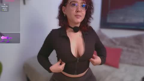 Sophie online show from May 7, 1:27 pm