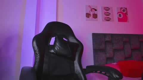 kitty online show from May 18, 5:52 pm